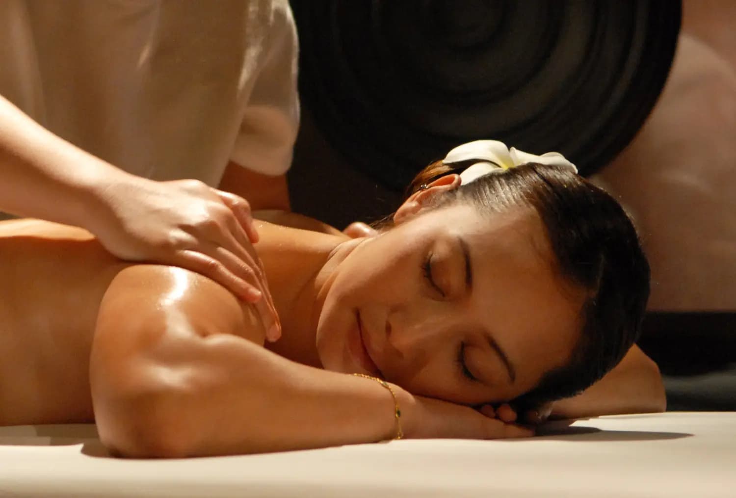 Gold Spa Massage Luxury Tour