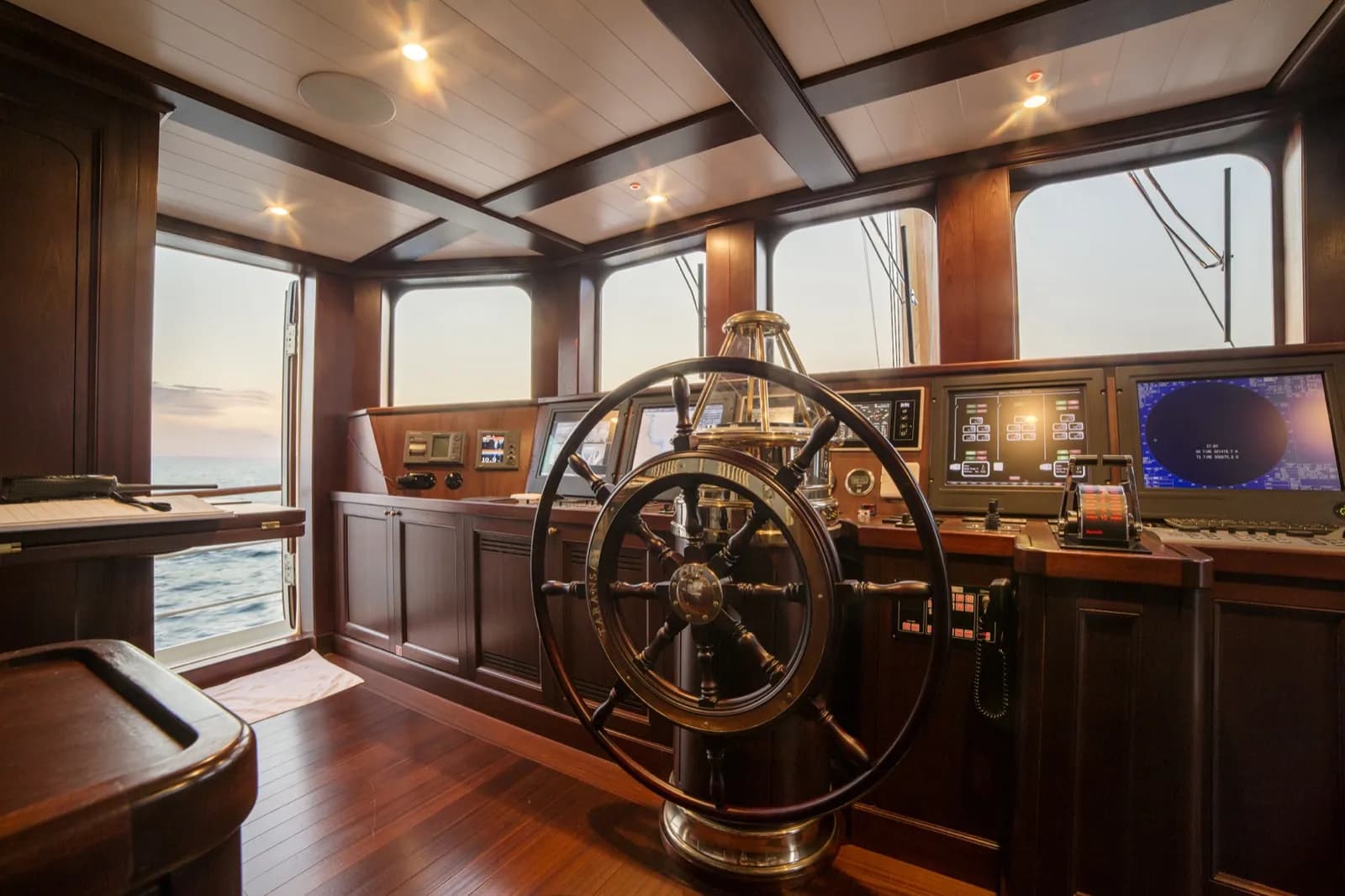 Konyaaltı Sunset Yacht Cruise — Private Luxury Charter - 6