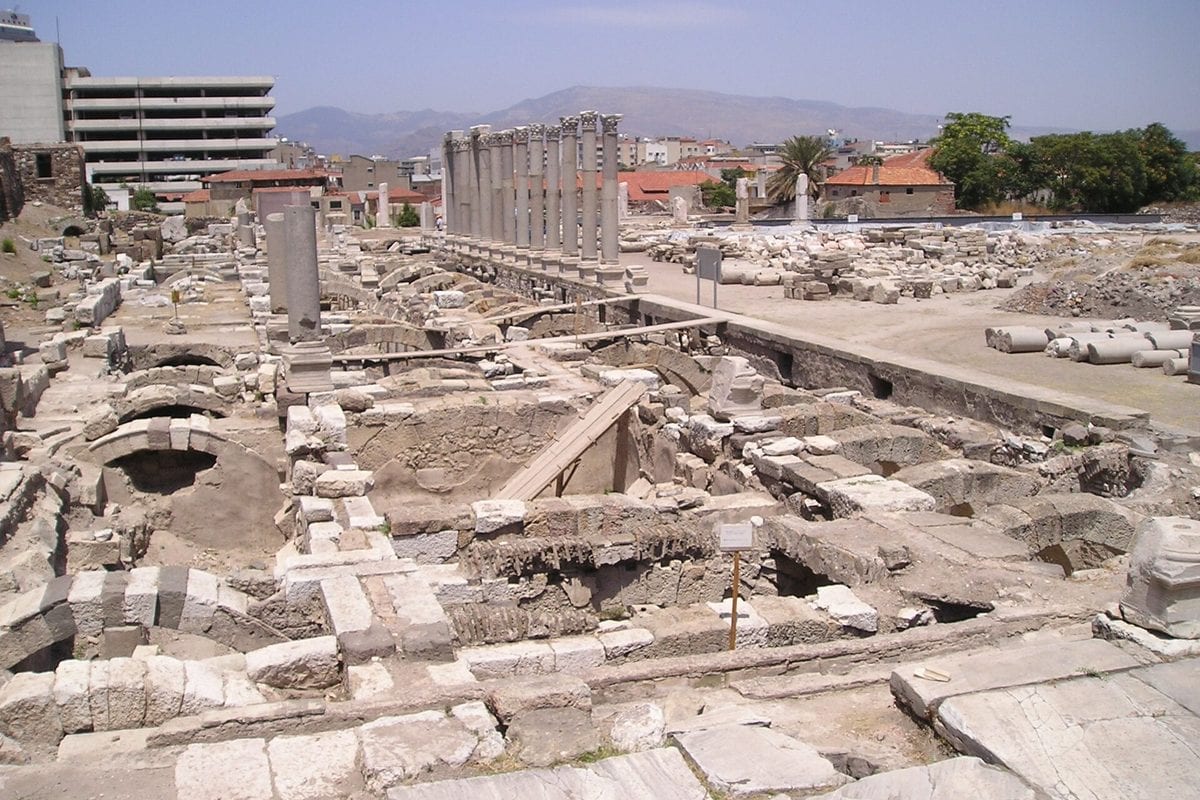 Agora — archäologische Stätte und historische Ruinen