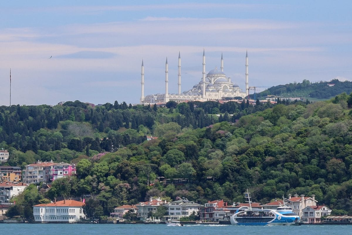 Çamlıca — вид на Стамбул и Босфор