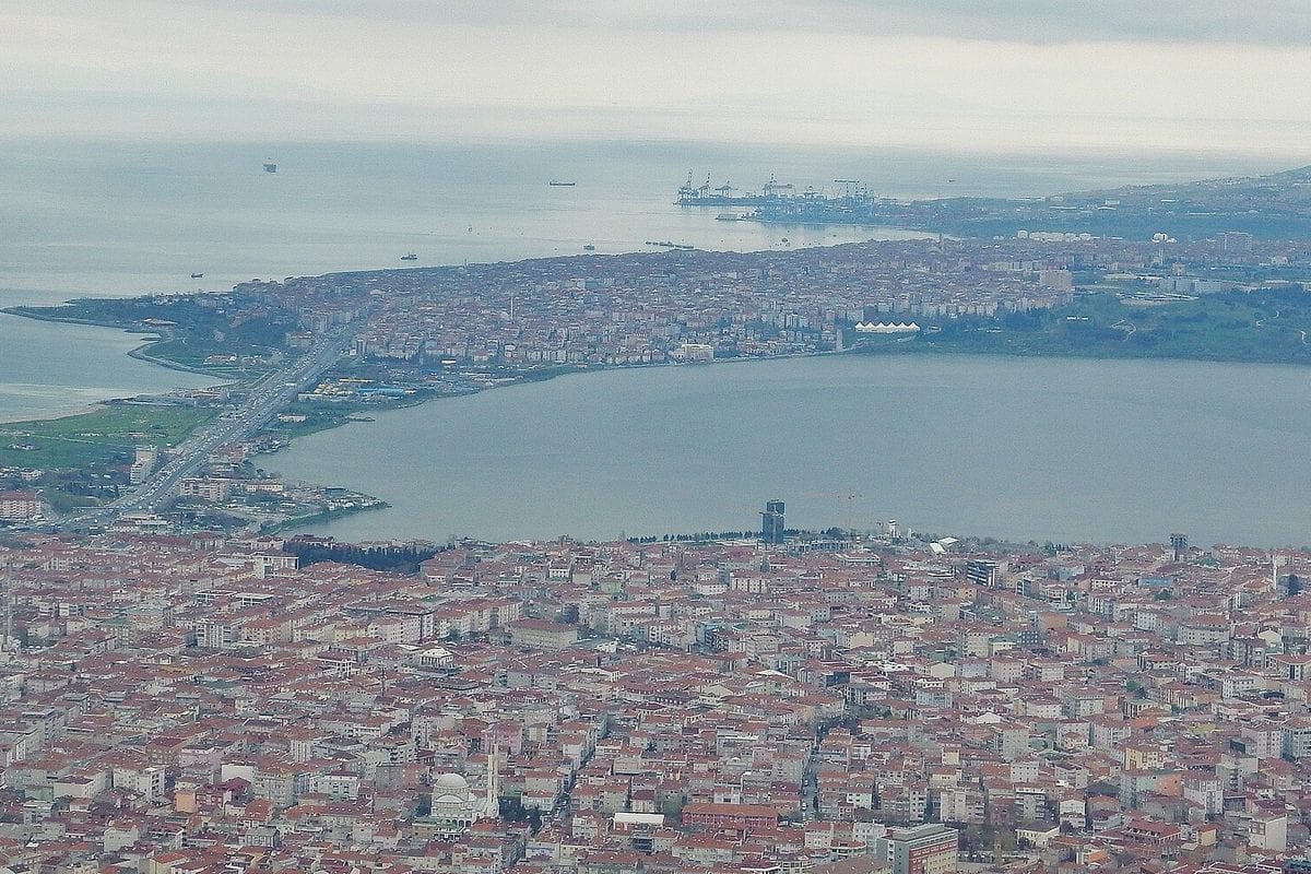 Küçükçekmece — sahil ve kıyı kenti görünümü