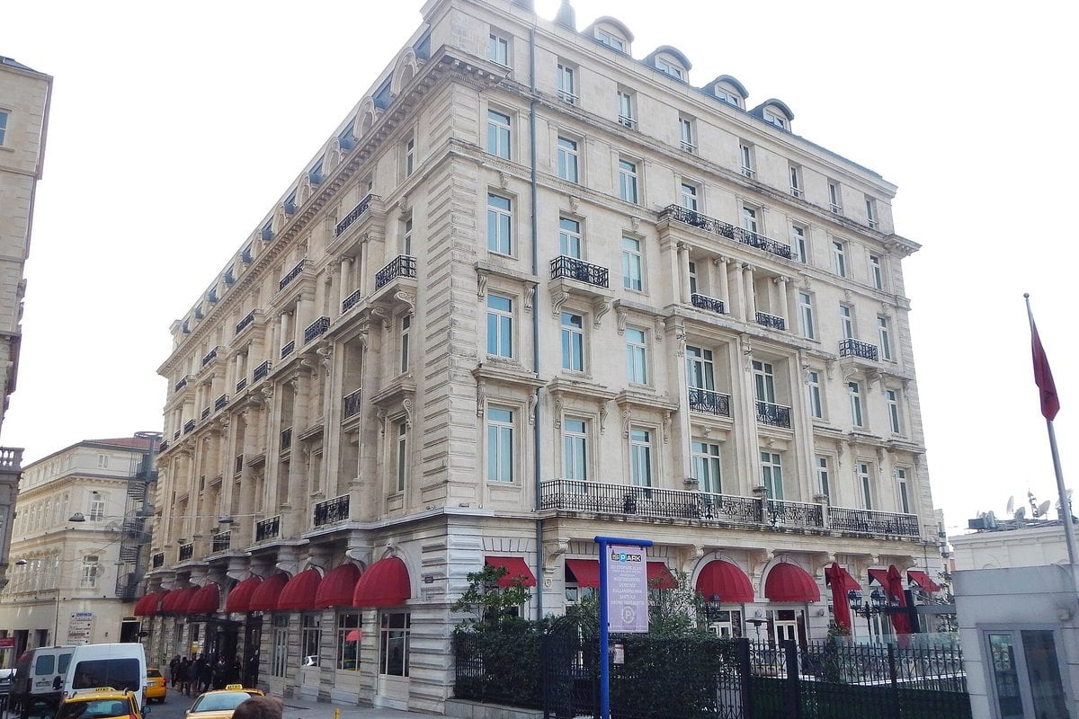 Pera — Straßen und Architektur eines historischen Viertels