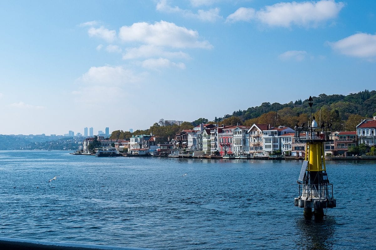 Sarıyer — sahil ve kıyı kenti görünümü
